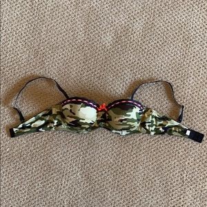 Wallflower Camo Bra